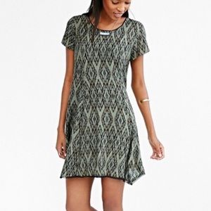 Silence + Noise Abstract Shift dress  Size XS